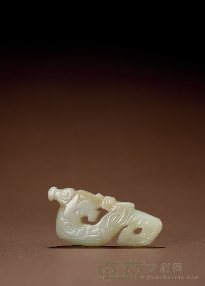 明·白玉龙形佩 长:6.9cm 宽:3.1cm