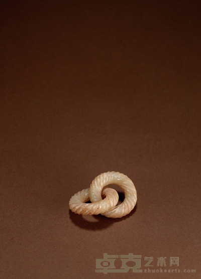 明·白玉红沁双联绞丝环 外径：3.5cm 内径：1.8cm