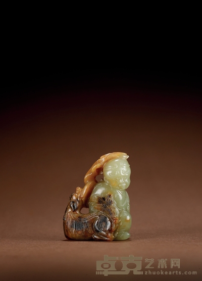 明·黄玉带皮巧雕胡人戏狮把件 高:4.9cm 长:4cm