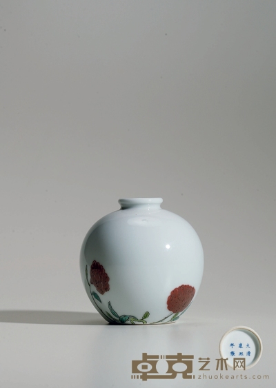清·大清康熙年制款粉彩釉里红牡丹纹苹果尊 高:8.8cm 腹径:8.9cm