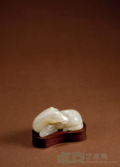 清·白玉卧马把件 带座高:4.8cm 高:3.5cm 长:6.3cm