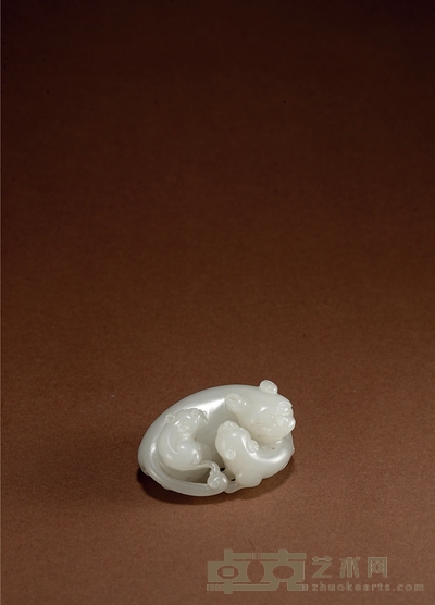 清·白玉母子獾把件 高:2.4cm 长:5.3cm