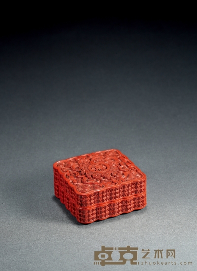 清中期·剔红法轮海水纹四方盖盒 高：3.3cm 长：7.1cm 宽：7.1cm