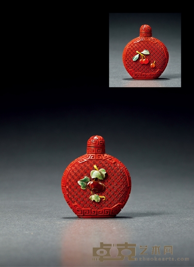 清·剔红嵌宝樱桃纹鼻烟壶 高:7cm