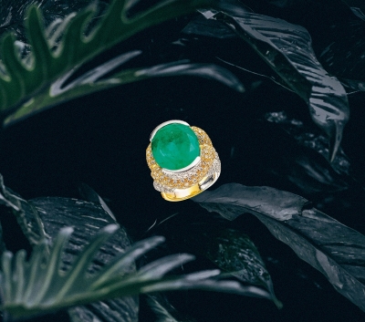 约20世纪末期 27克拉哥伦比亚极微油祖母绿双色金戒指