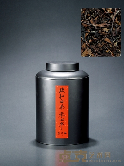二〇〇四年·政和白牡丹茶 规格: 一罐，1000g（净重）
