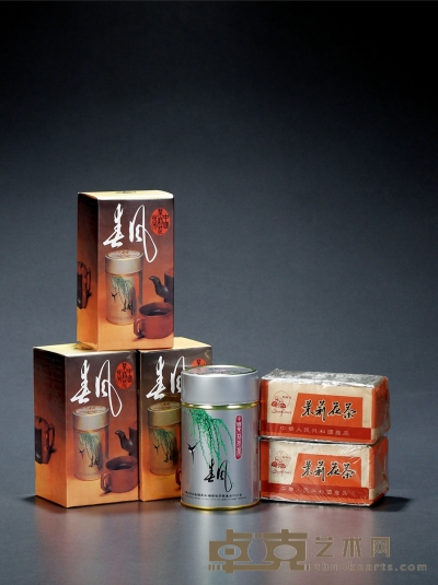 二十世纪七十及八十年代·新芽牌老茉莉银毫三罐及向阳花牌老茉莉花茶两包 规格: 三罐，150g×3罐（新芽牌净重）；两包，150g×2包（向阳花牌净重）