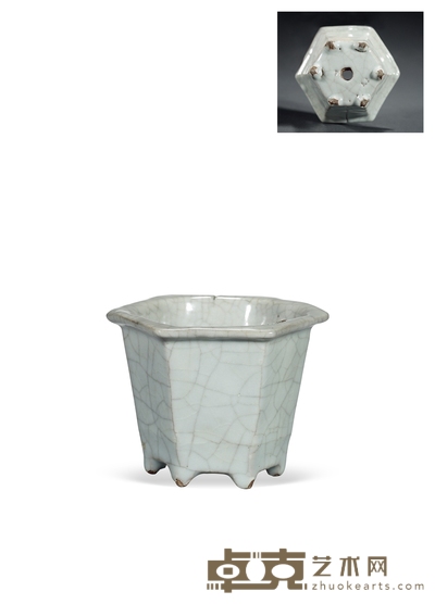 官窑六方花盆 高:7.8cm 直径:10cm