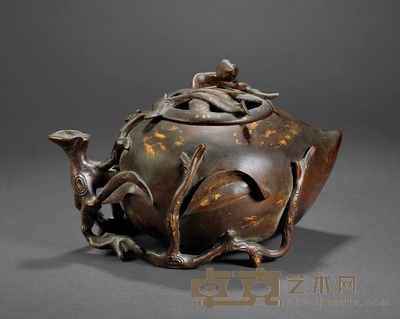 清雍正·铜洒金桃型熏炉 高:19cm 重:5236克