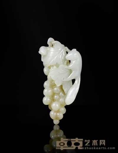 清·白玉雕松鼠葡萄纹坠 尺寸:66×34×18mm