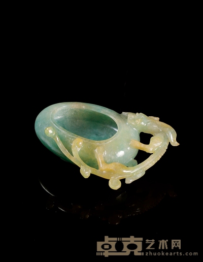 清·翡翠雕螭龙纹水洗 尺寸:71×53×26mm