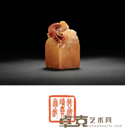 清·寿山芙蓉石双兽钮章 3.9×3.9×7.2cm