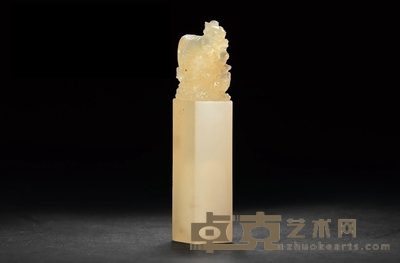 寿山荔枝冻石二龙戏珠钮章 2.3×2.3×11.6cm