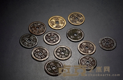 清·宝泉式龙凤花钱系列一组十二枚 直径：52-54mm
数量：12