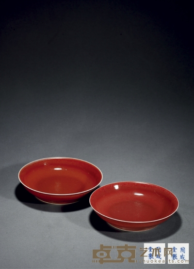 清乾隆·霁红釉盘（一对） 高：4cm 直径：18cm 数量：2