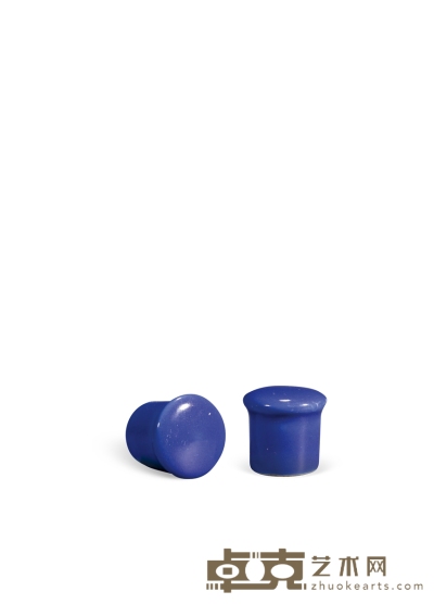 清·霁蓝釉画轴（一对） 高：4.5cm 直径：4.8cm 数量：2