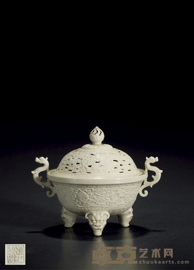 清·仿定模印八宝云龙纹双耳炉 高:10.4cm 直径:12.9cm