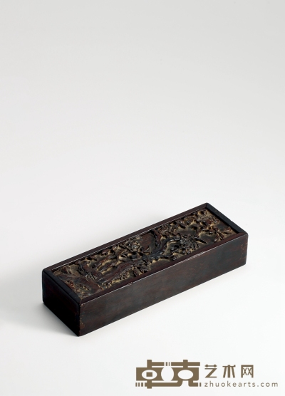 清乾隆•紫檀雕洞石牡丹图文具盒 高：3.8cm  长：20cm  宽：6.5cm