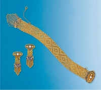 维多利亚时期（1837-1861年）金镶野生珍珠珐琅流苏滑环套装