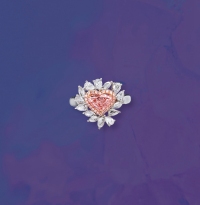 1克拉淡粉色钻石戒指