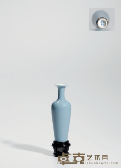 清•天蓝釉柳叶瓶 带座高：17.8cm 高：17cm