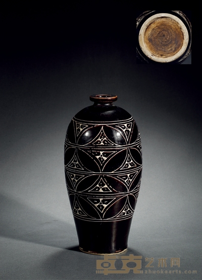 磁州窑黑釉划花梅瓶 高:32cm 直径:15cm