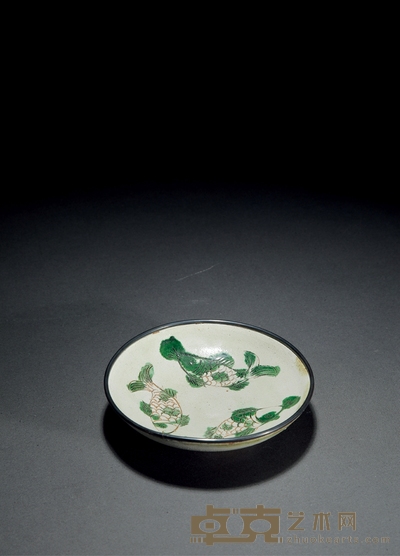 绿彩三鱼纹盘 高:4cm 直径:15.4cm