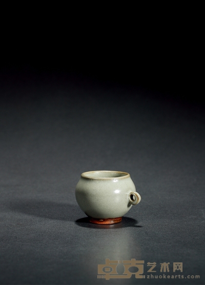钧窑天蓝釉鸟食杯 高:3.8cm 直径:5.7cm