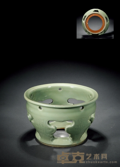 明·龙泉花卉纹鱼串 高:15.7cm 直径:25cm