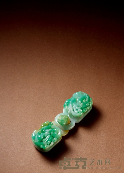 清·翡翠镂雕螭龙纹带钩 总长:8.5cm 宽:2.5cm