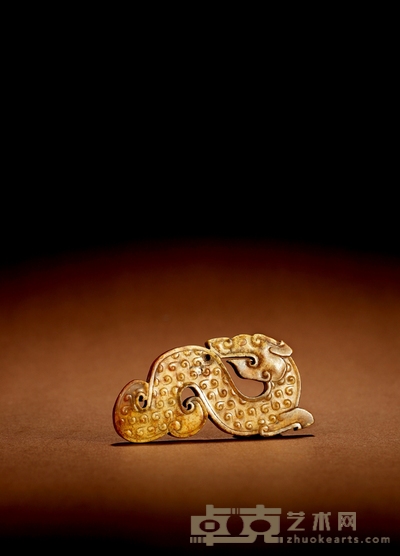 明·玉受沁龙形佩 长:8.6cm 宽:4.2cm