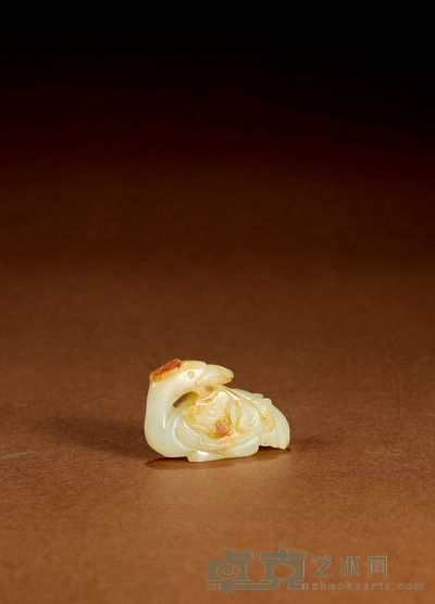 明·白玉红沁鹅衔灵草把件 高:2.3cm 长:3.6cm