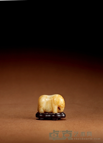 明·白玉红沁象 带座高:3.2cm 高:2.6cm 长:4cm