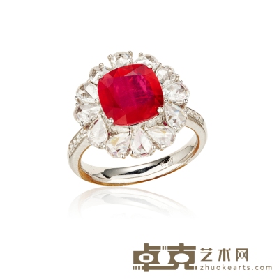 3.26克拉莫桑比克无烧鸽血红红宝石配钻石戒指 主石8.85×8.82×3.97mm
22.2×16.1×9.7mm
戒圈：13-14
总重量：约7.4g