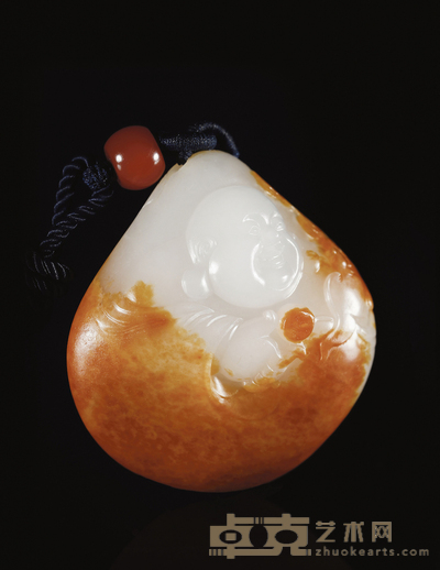 侯晓锋 乐逍遥 白玉挂件 43×39×20mm
重量:46.0g