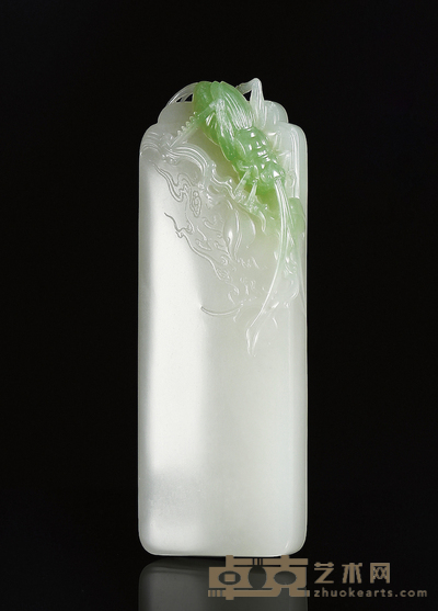 殷小金 秋韵 翠青玉牌 107×40×13mm 带座通高176mm
重量:138.2g