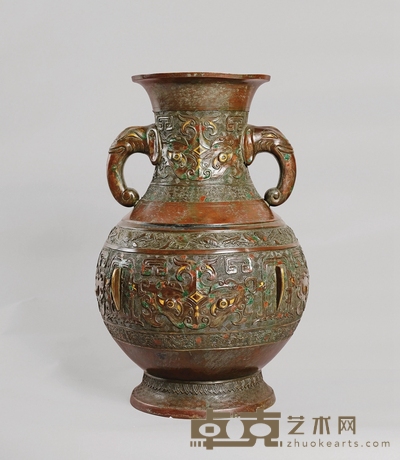 清·铜象耳兽面纹瓶 高:60cm