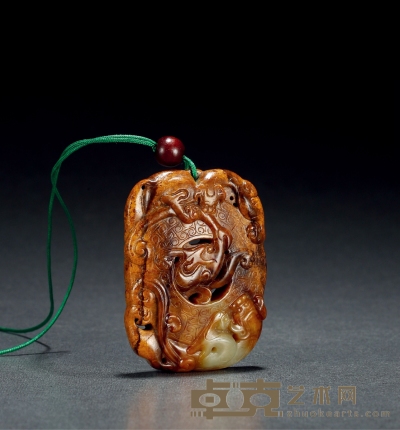 清·白玉雕螭龙纹佩 长：6.2cm 宽：4.5cm