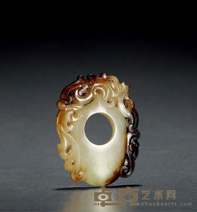 明·白玉红沁螭龙纹鸡心佩 长：7.2cm 宽：5.4cm