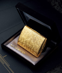 古柏林（Gubelin）金黄金粉盒