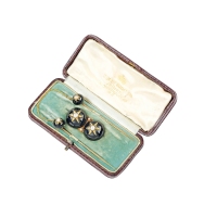 1900年制 黑玛瑙镶嵌珍珠男爵胸针套组