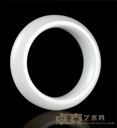 雅韵 和田籽料白玉手镯 内径56mm 外径76mm
重量：113.7g