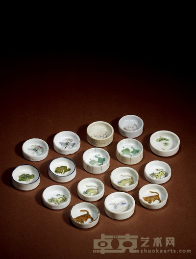 清·粉彩蟋蟀水盂一组十六件 口径约:3.5cm数量:16