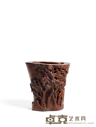 清·黄杨雕松下高士笔筒 高:9.5cm