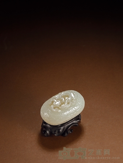 清·白玉龙纹香盒 带座高:4.3cm高:2.8cm长:5.5cm
