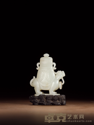 清·白玉瑞兽驮瓶尊 带座高:9.5cm高:7.9cm