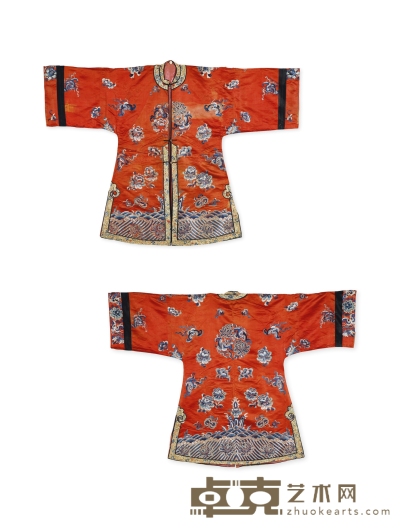 清·红地刺绣花卉福寿纹常服 连袖长：160cm衣长：115.5cm
