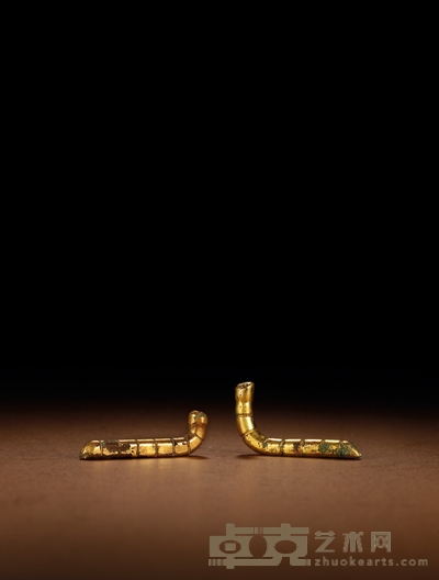 明·铜鎏金蚕一组两件 1.长:4.3cm
2.长:4.1cm