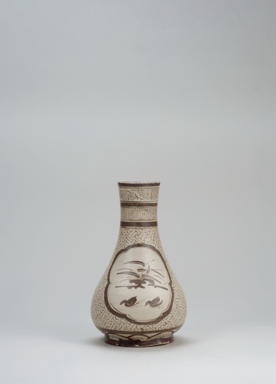 吉州窑彩绘鸳鸯纹官式胆瓶