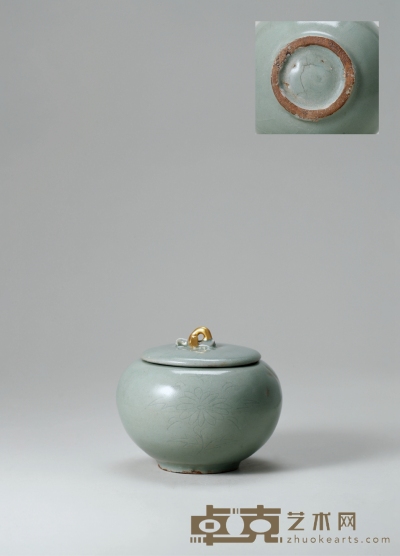 高丽青瓷盖罐 高：7.9cm直径：9.2cm